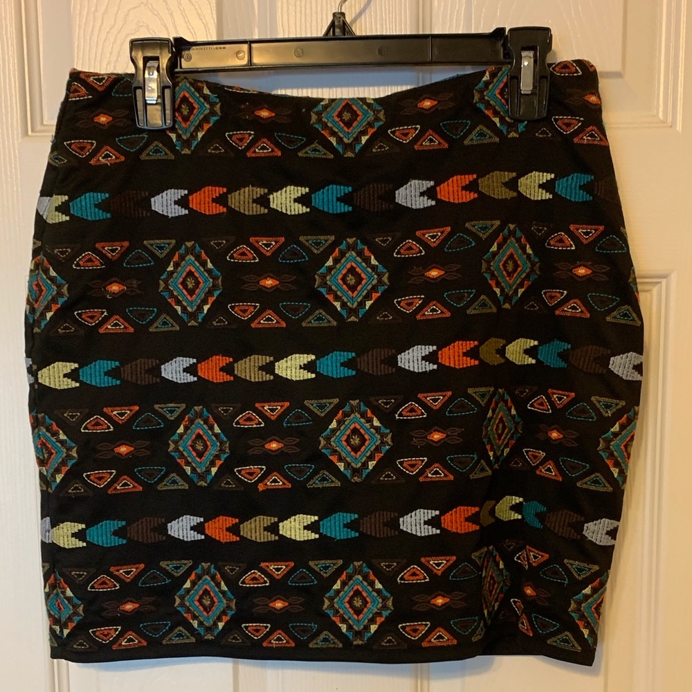 NWT Chelsea & Violet Embroidered Mini Skirt Sz Med